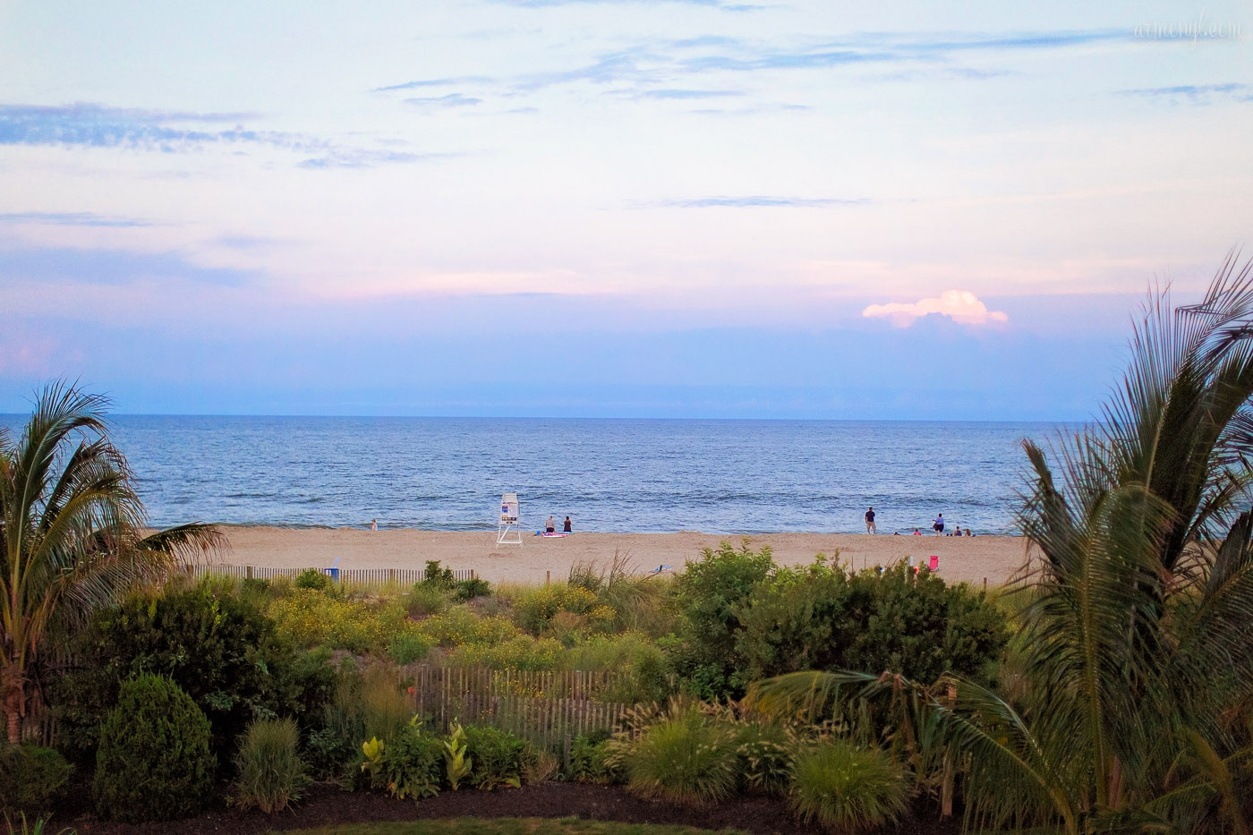 Beautiful Pastel skies at the beach by photograher Armenyl, Armenyl.com