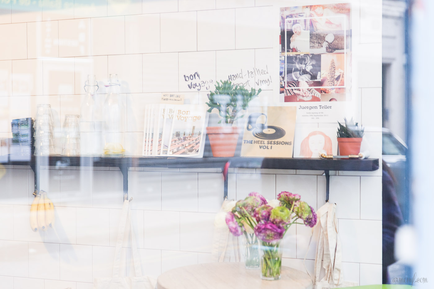 Boot Cafe in Paris, Cordonnerie in the 3eme, Coffee Places in Paris photographed by Armenyl