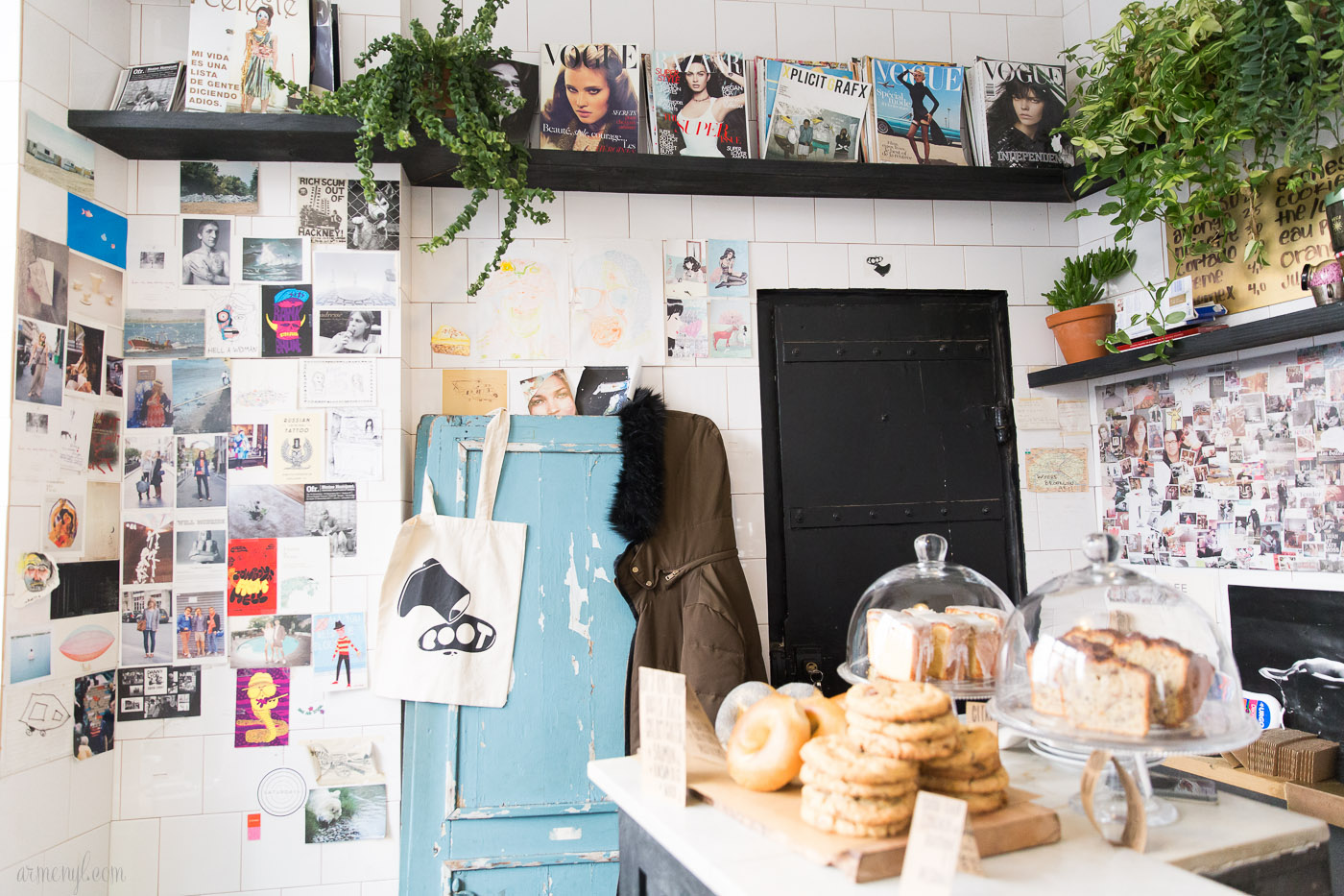 Inside the tiny cafe in Paris Boot Cafe in Paris, Cordonnerie in the 3eme, Coffee Places in Paris photographed by Armenyl