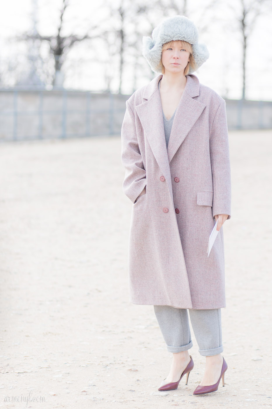 Soft tones, Pink and grey, pastel colors coats winter fashion at Paris Fashion Week Elie Saab AW 16 photographed by Armenyl.com