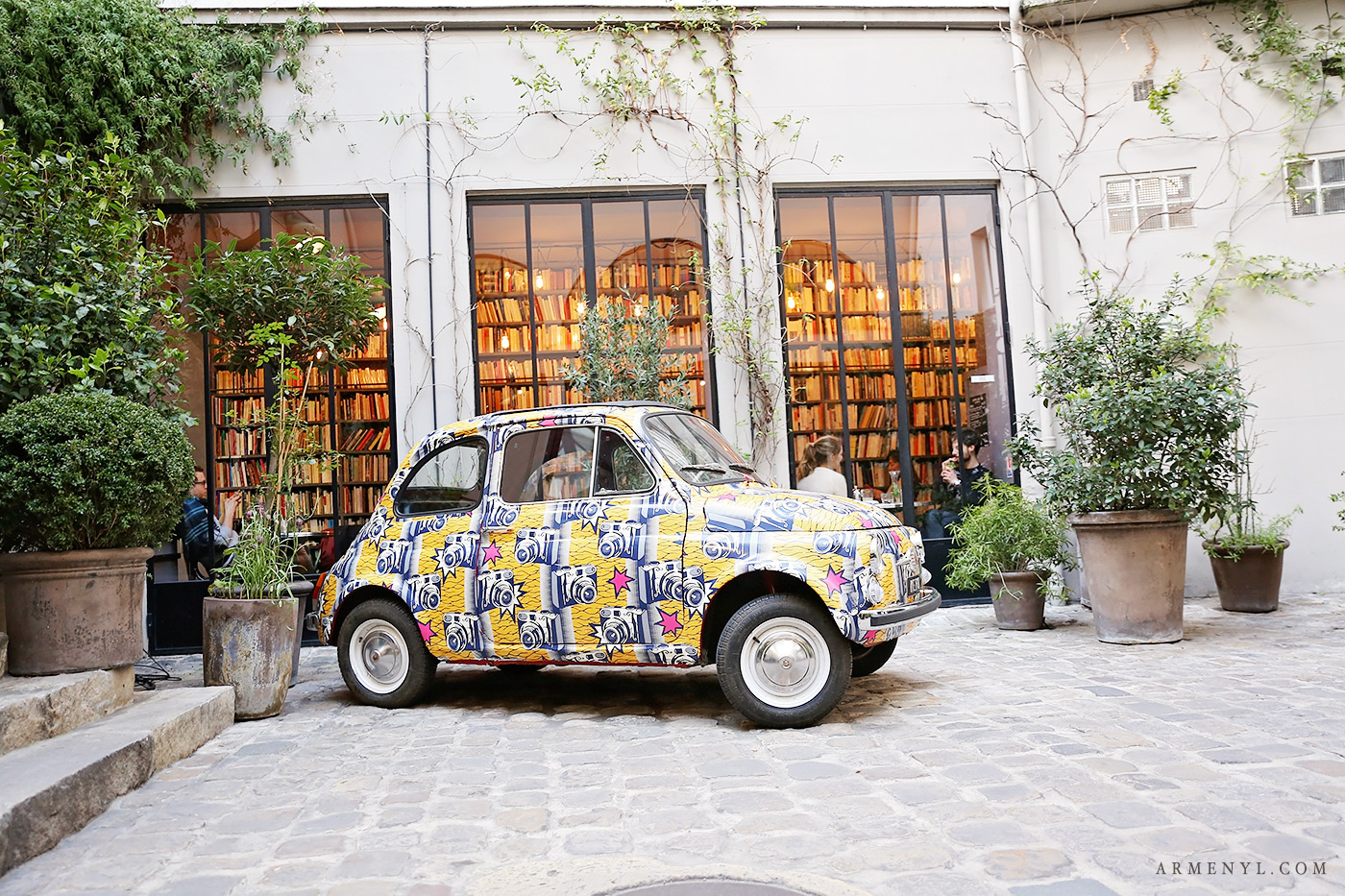 3-Merci-Red-Car-Store-and-Cafe-in-Paris-photographed-by-Armenyl.com