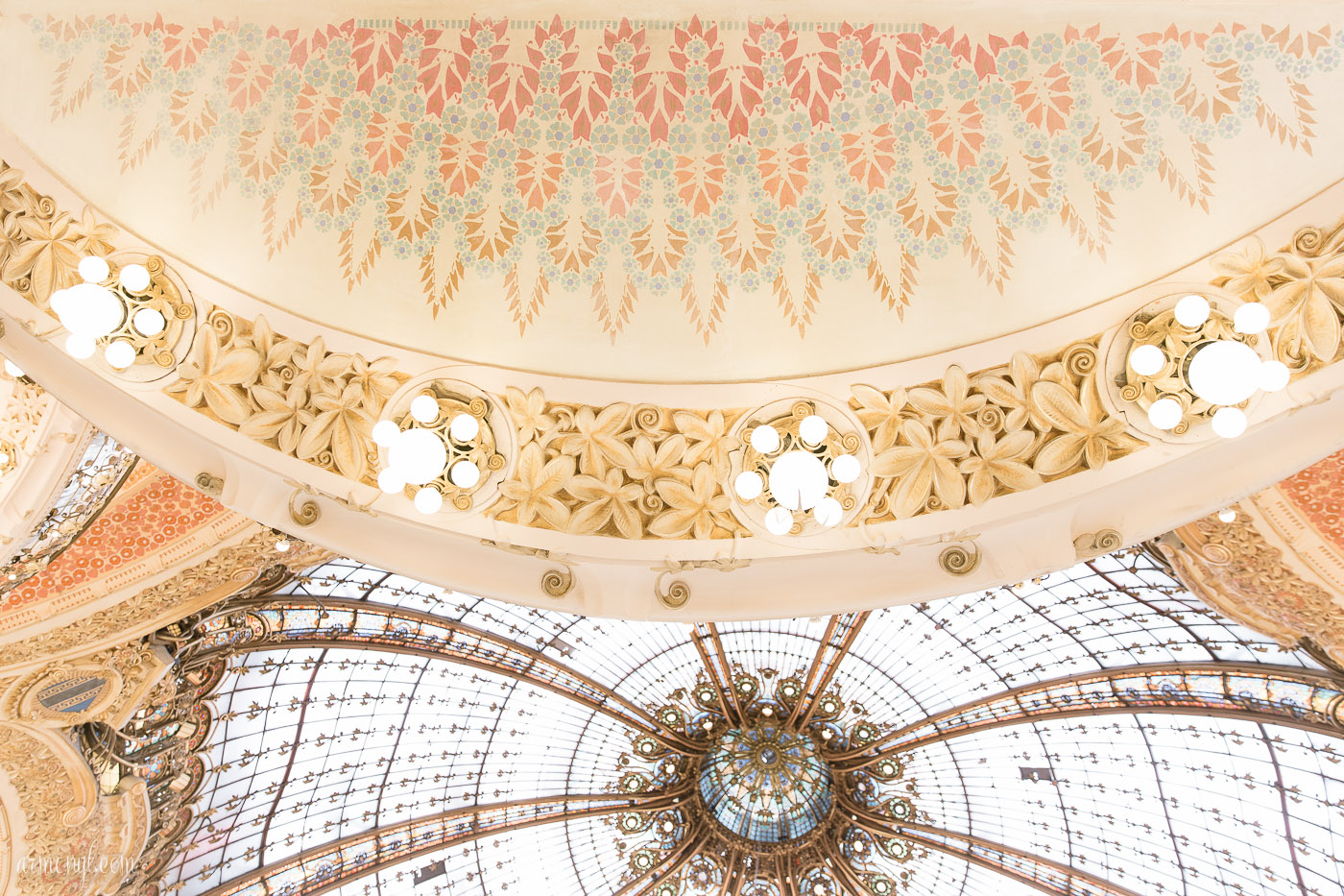 Inside Ceiling Galerie Lafayette, Paris photographed by Armenyl.com