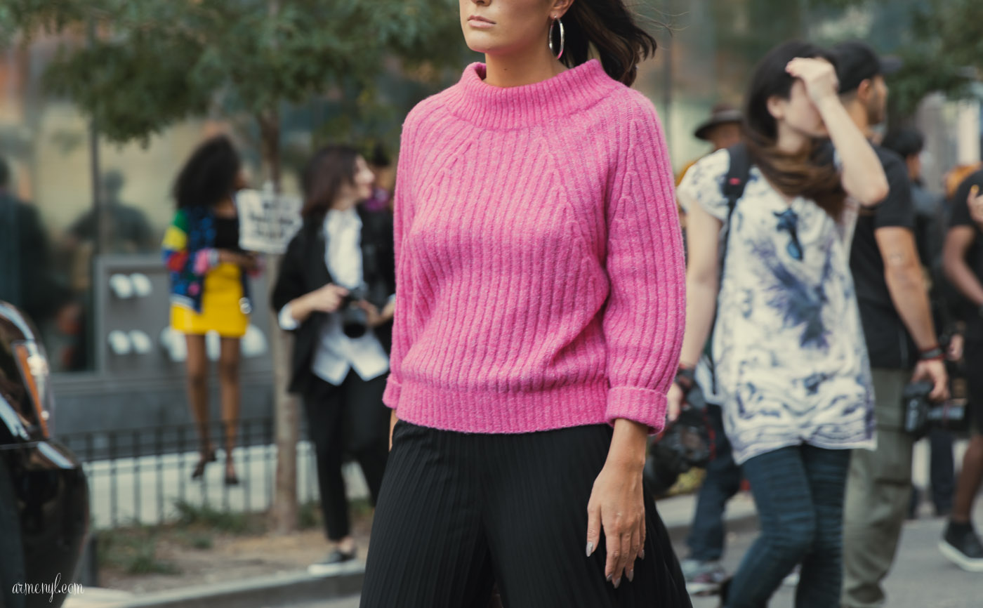 The best pink street style looks at New York Fashion Week SS 2018 photo by street style photographer Armenyl